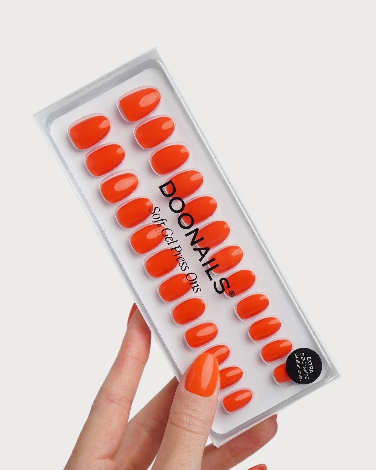 Dolce Vita Short Round Soft Gel Press Ons - Image 3